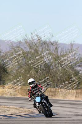 media/Dec-01-2025-Moto Forza (Mon) [[2daa91e15f]]/3-Beginner Group/Session 3 (Turn 3)/